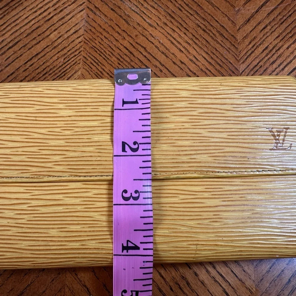 Louis Vuitton epi leather Sarah Portefeuille long wallet
